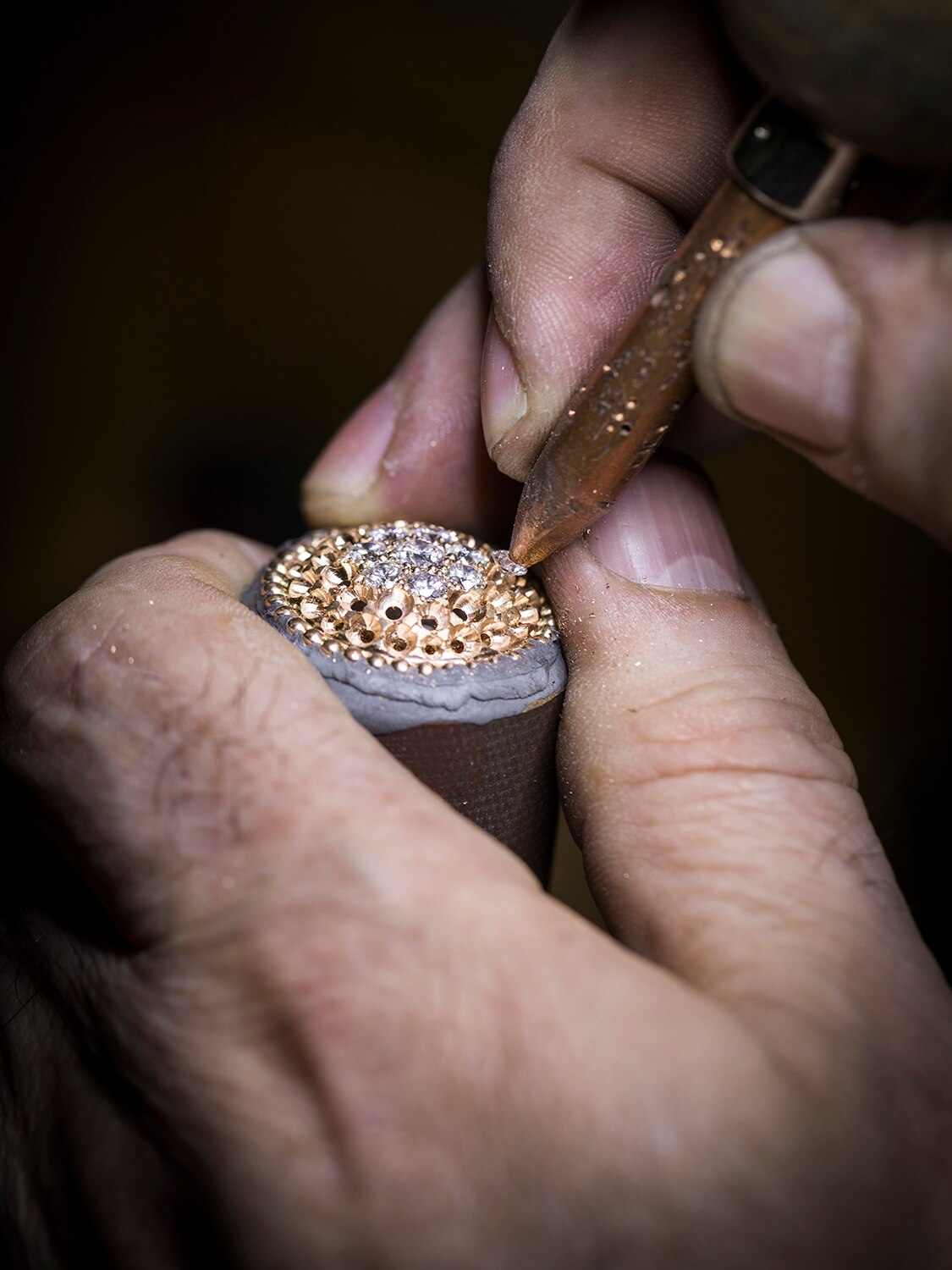 Perlée Toi & Moi secret watch, craftsmanship, Perlée collection, Van Cleef & Arpels