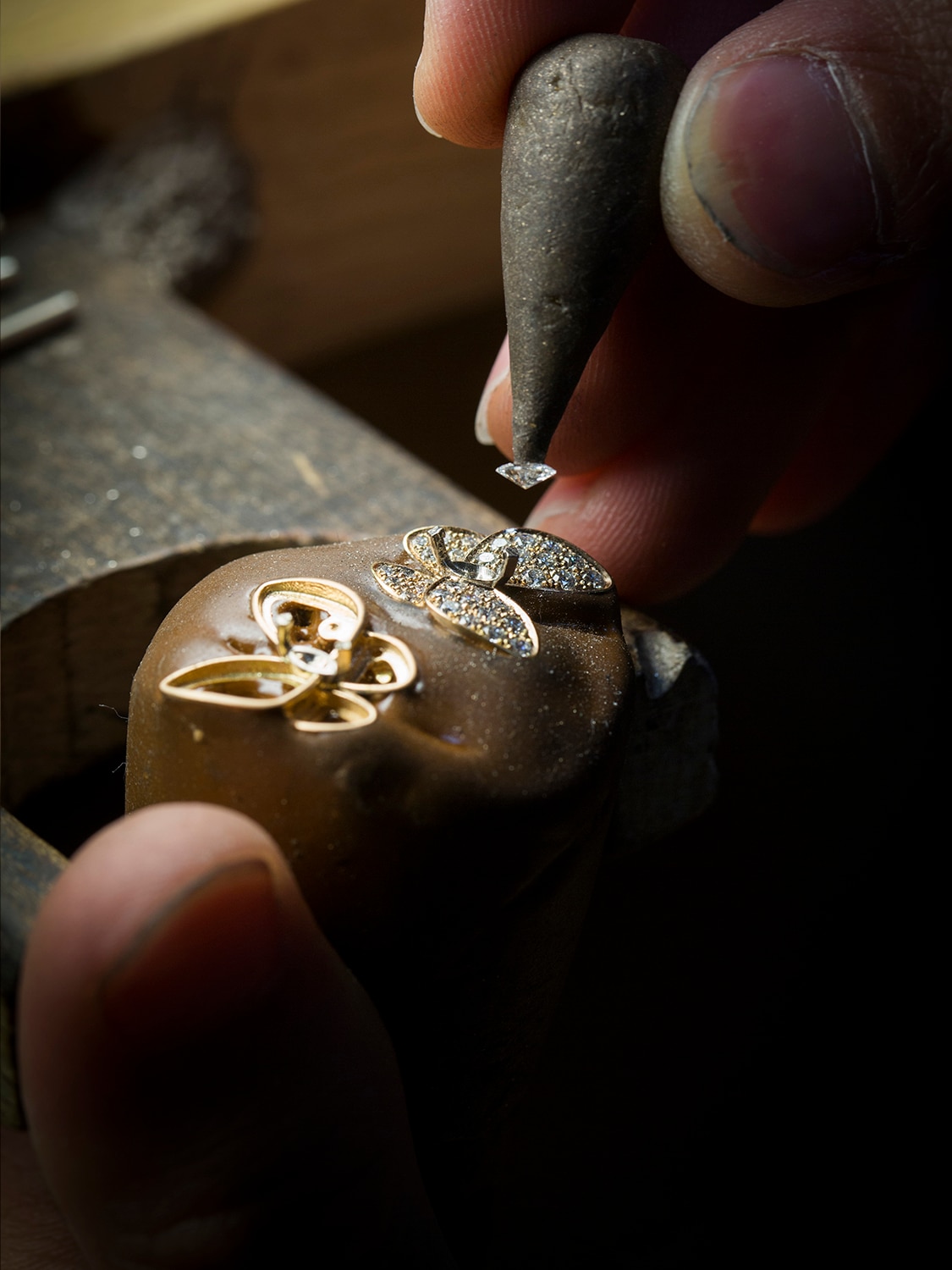 Two Butterfly earrings. 18K yellow gold, diamond, lapis lazuli, craftsmanship. Two Butterfly collection, Van Cleef & Arpels.