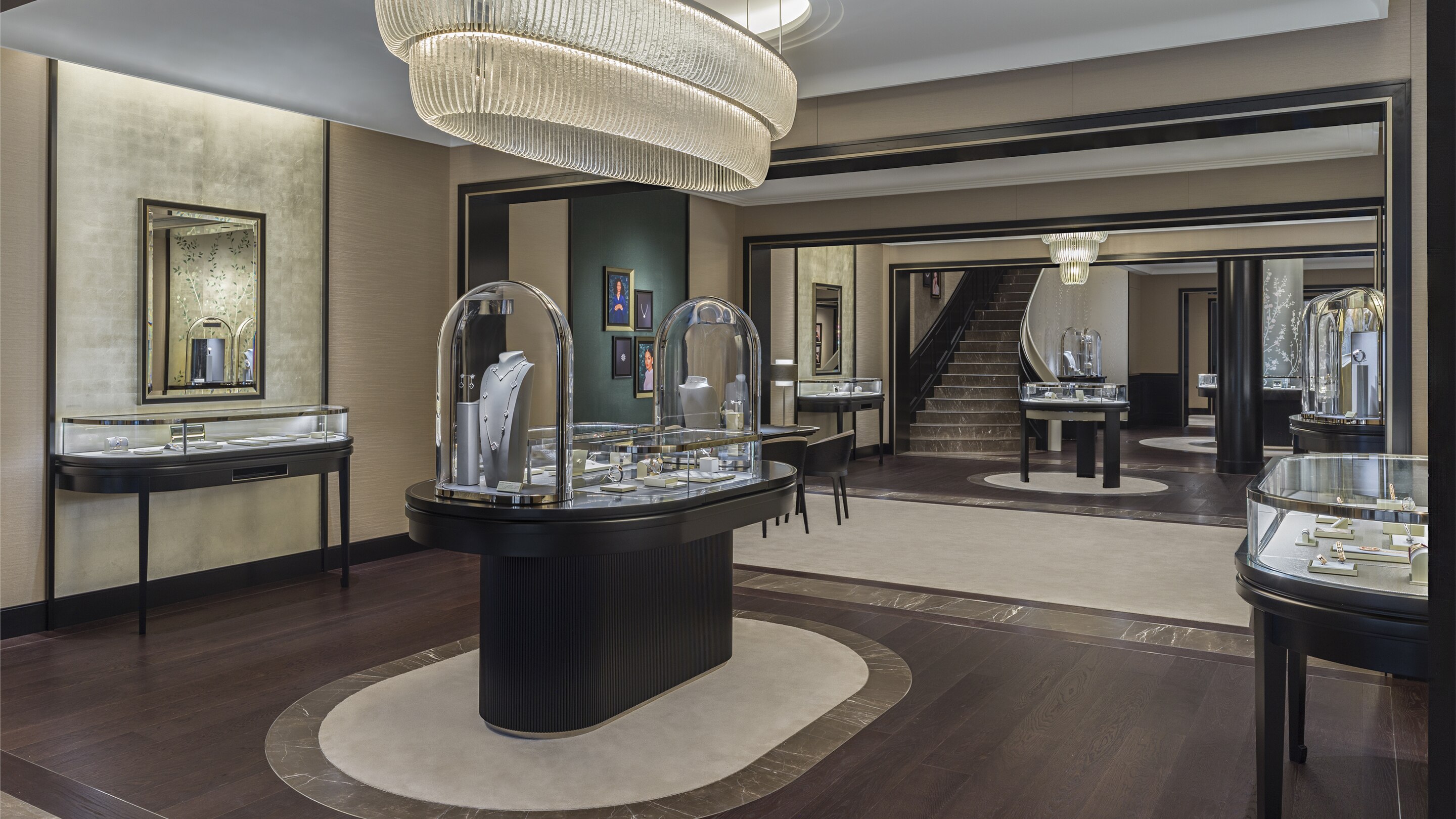 Van Cleef & Arpels opens its first boutique in Hamburg, Van Cleef & Arpels.