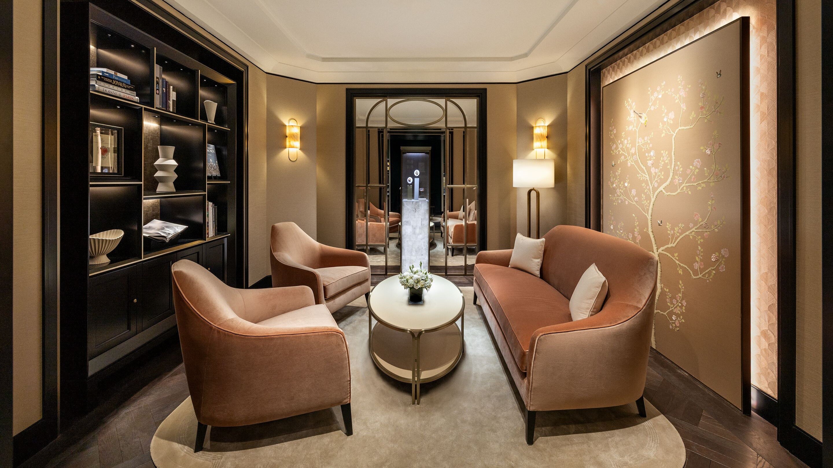 Van Cleef & Arpels reveals a new location for its boutique in Zurich, Switzerland.